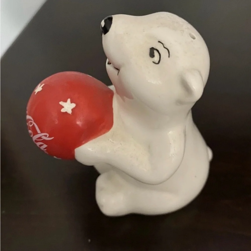 Vintage Coca Cola Polar Bear Salt and Pepper Shakers Set Ceramic Holiday Decor